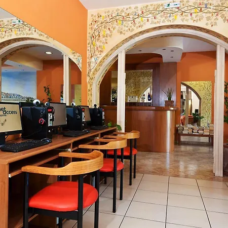 Alea Aparthotel 2*
